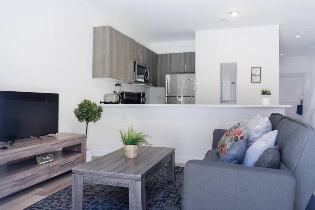 Awesome 3Br Townhouse 15Minutes From The Beach Miami Exterior foto